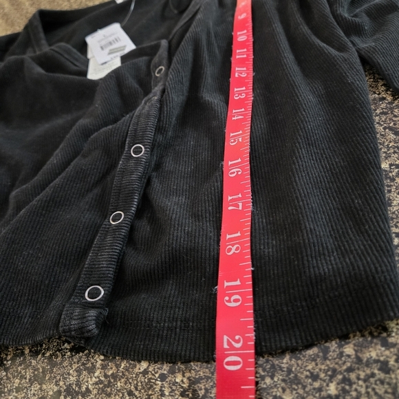 OLIVE + OAK Black Mineral Wash Crop Cardigan Snap Front Women’s L NWT - Picture 9 of 14